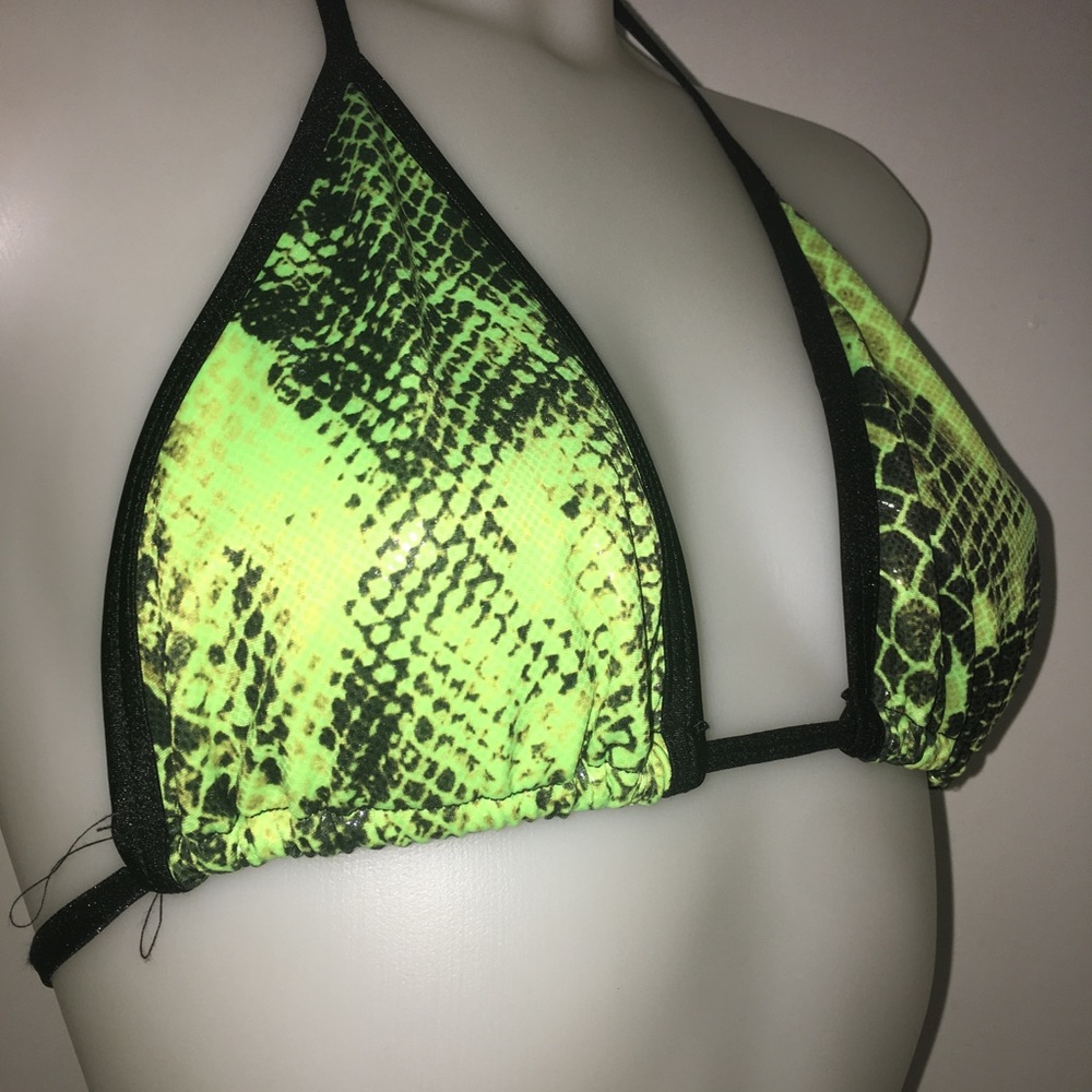 Bikini - Picture 3 of 6